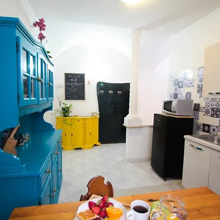 شقة I Colori Di Nini A Trastevere روما