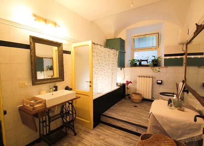 I Colori Di Nini A Trastevere